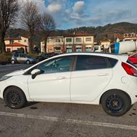 Ford Fiesta 1.5 tdci Titanium 5p 75CV NEOPATENTATI