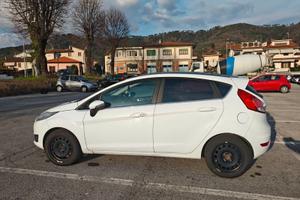 Ford Fiesta 1.5 tdci Titanium 5p 75CV NEOPATENTATI