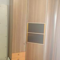 Cabina armadio e mobile con cassetti