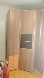 Cabina armadio e mobile con cassetti