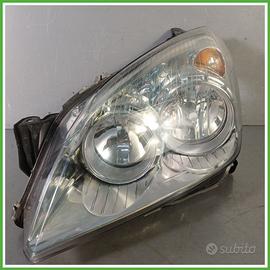 Faro Fanale Proiettore Anteriore Sinistro SX HELLA