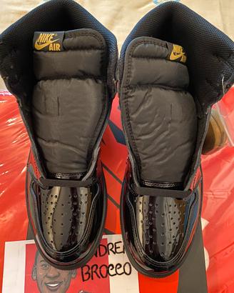 Air Jordan 1 Retro High "Black Metallic Gold"