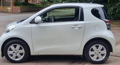 Toyota iq