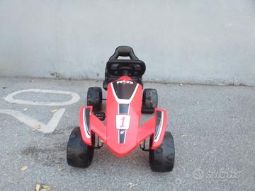 Macchina a pedali go kart