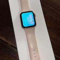 Apple Watch SERIES 4 _ 40mm Gold Case