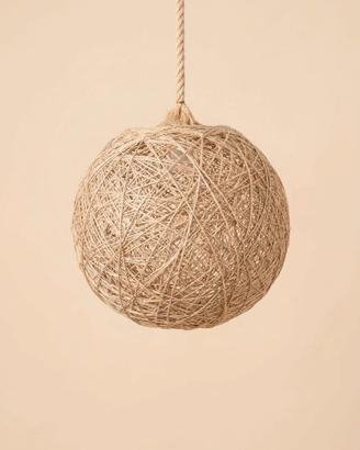 Lampada a sospensione sferica in fibre naturali 