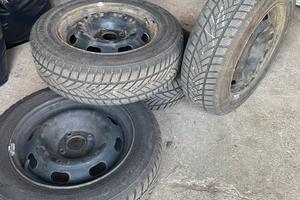 Gomme invernali con cerchi in ferro