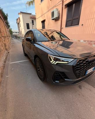Audi Q3 sportback 35 2.0 tdi Business Plus -S-tron