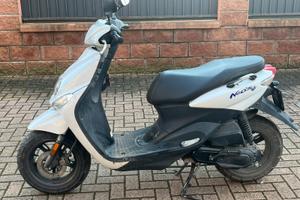 Yamaha Neo's 4 T