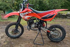 moto R12