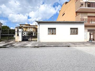 CASA SEMINDIPENDENTE A AVEZZANO