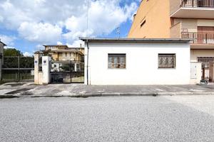 CASA SEMINDIPENDENTE A AVEZZANO