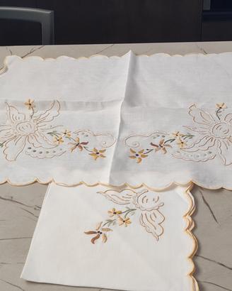 Set da tavola realizzato e rifinito a mano