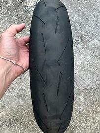 Pirelli Supercorsa V4 Sp con 5 turni