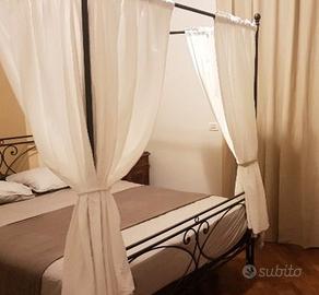 Letto matrimoniale / baldacchino in ferro battuto