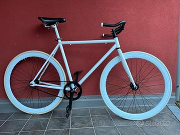 Bici fixie scatto fisso single speed