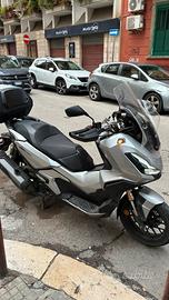 Honda adv350