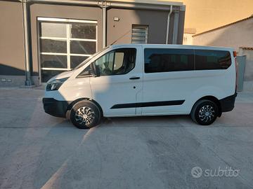 Ford Transit Custom 9 posti