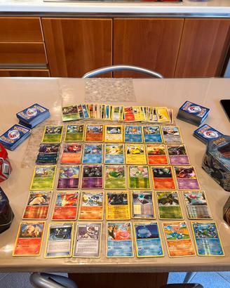 375+ CARTE POKEMON + 4 BOX METALLICI