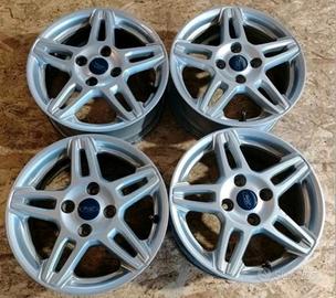 Cerchi In Lega Ford Fiesta 3398192098