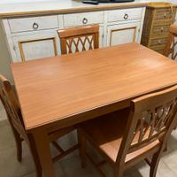 Tavolo con sedia