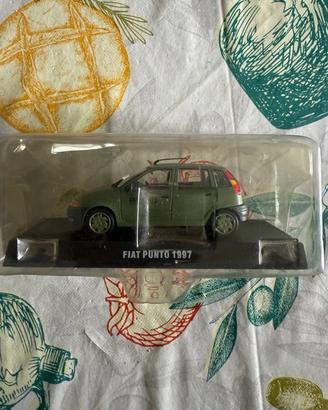 Auto Fiat Punto 1/43 1997 Carabinieri