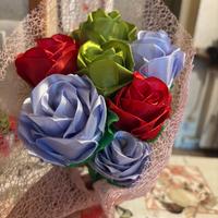 Bouquet di rose in nastro 6pz