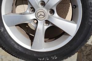 Cerchi in lega da 16 pollici per Mazda