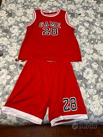 Maglietta e pantalone