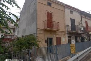 Rustico / Casale di 130 m² con 4 locali a Castel F