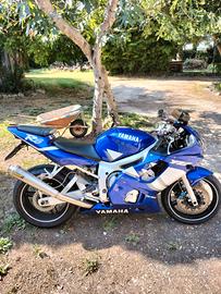 Yamaha R6