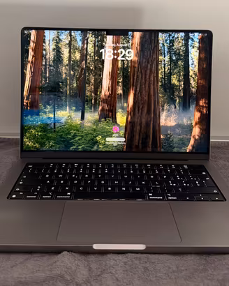 MacBook Pro 14" 2021 M1 Pro - 16GB RAM - 512GB SSD