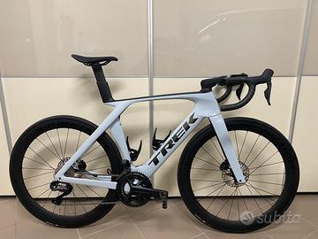 Trek Madone SL7 Gen 7 Shimano Ultegra Di2 12v