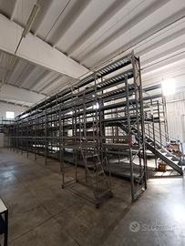 Soppalco con scaffalatura
