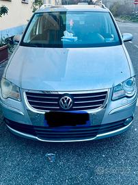 VW touran  benzina metano  E4