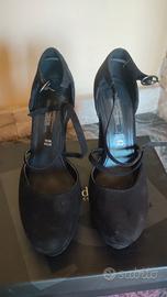 Scarpe primadonna con tacco 