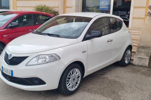 Lancia Ypsilon 1.2 69 CV 5 porte Gold
