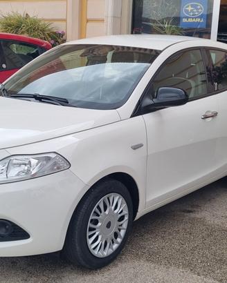 Lancia Ypsilon 1.2 69 CV 5 porte Gold
