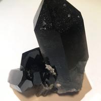 Minerale, Grande Cristallo di Quarzo Morione Nero