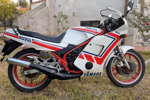 Yamaha RD 350 LC YPVS conservata ASI targa oro