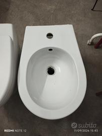 coppia sanitari filo muro come nuovi 