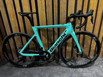 BICI ASSISTITA IN CARBONIO BIANCHI ARIA E-ROADV 55