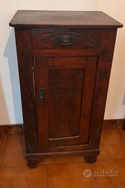 Mobiletto / Comodino Antico in Legno Intagliato