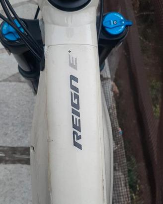 GIANT REIGN E+ 2 PRO