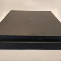 Ps4 slim con controller e cavi