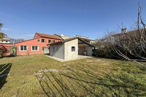 CASA INDIPENDENTE A SAN MARTINO DI LUPARI