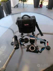Macchina fotografica pratika con accessori
