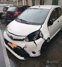 Toyota Aygo incidentata