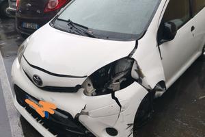 Toyota Aygo incidentata