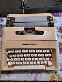 Macchina da scrivere Olivetti lettera 35